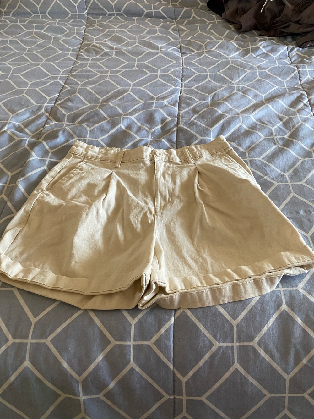 Banana Republic Cream Pleated Bermuda Shorts
